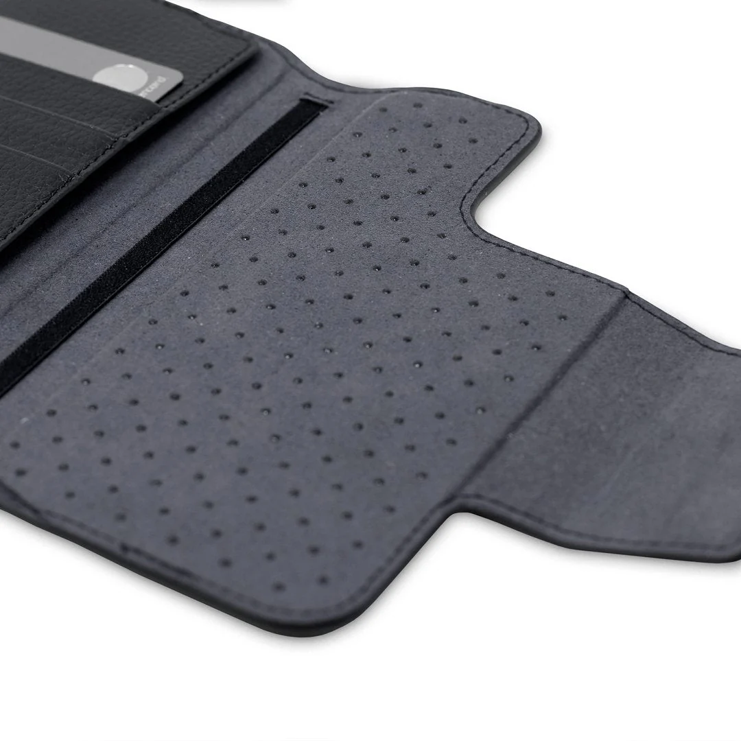 MagSafeĀ® Compatible Leather Flip Wallet - Image 8