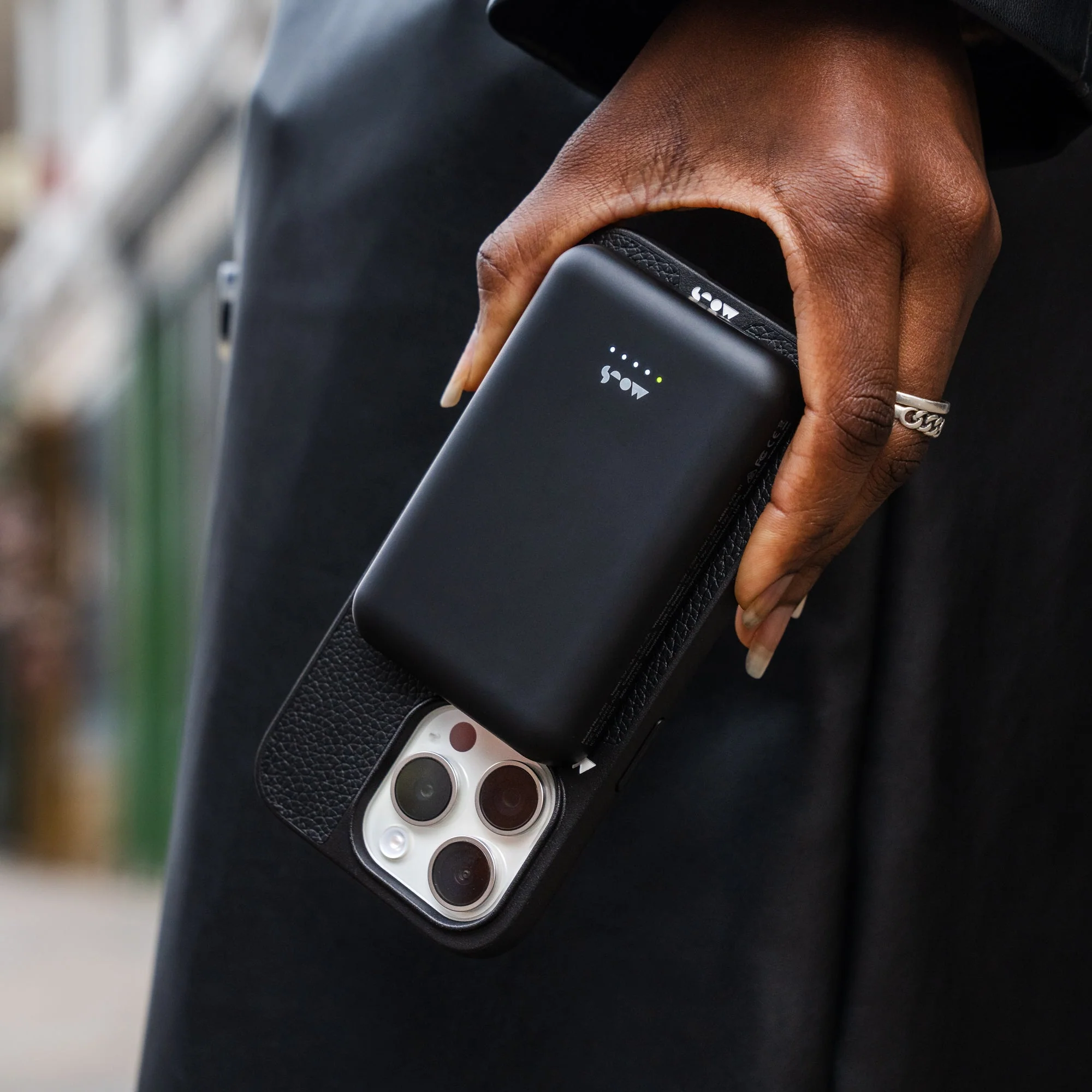 MagSafeĀ® Compatible Wireless Power Bank - Image 14