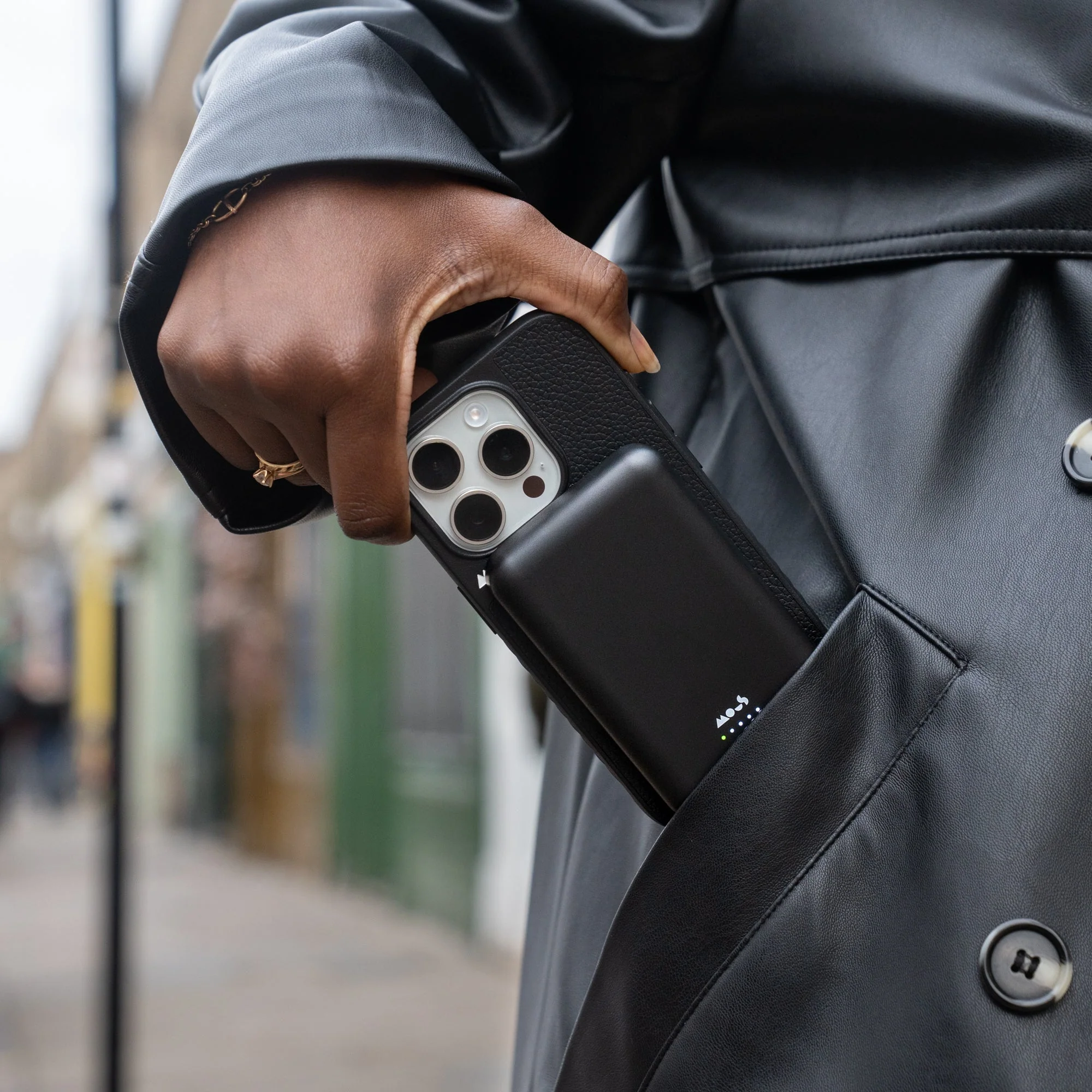 MagSafeĀ® Compatible Wireless Power Bank - Image 7