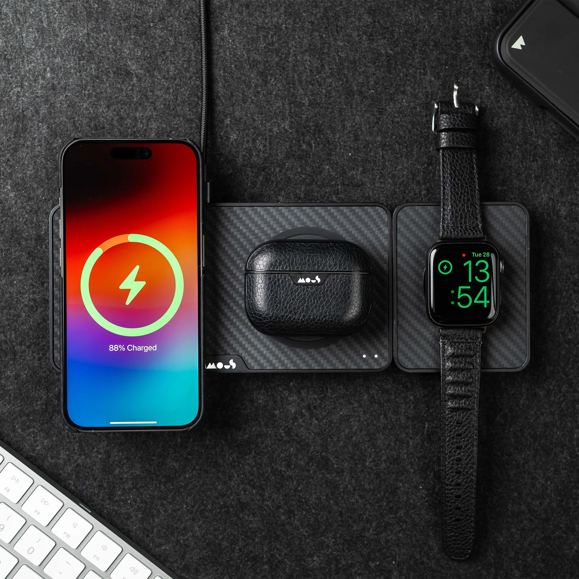 Aramid Fibre Wireless Charging Station - Image 5